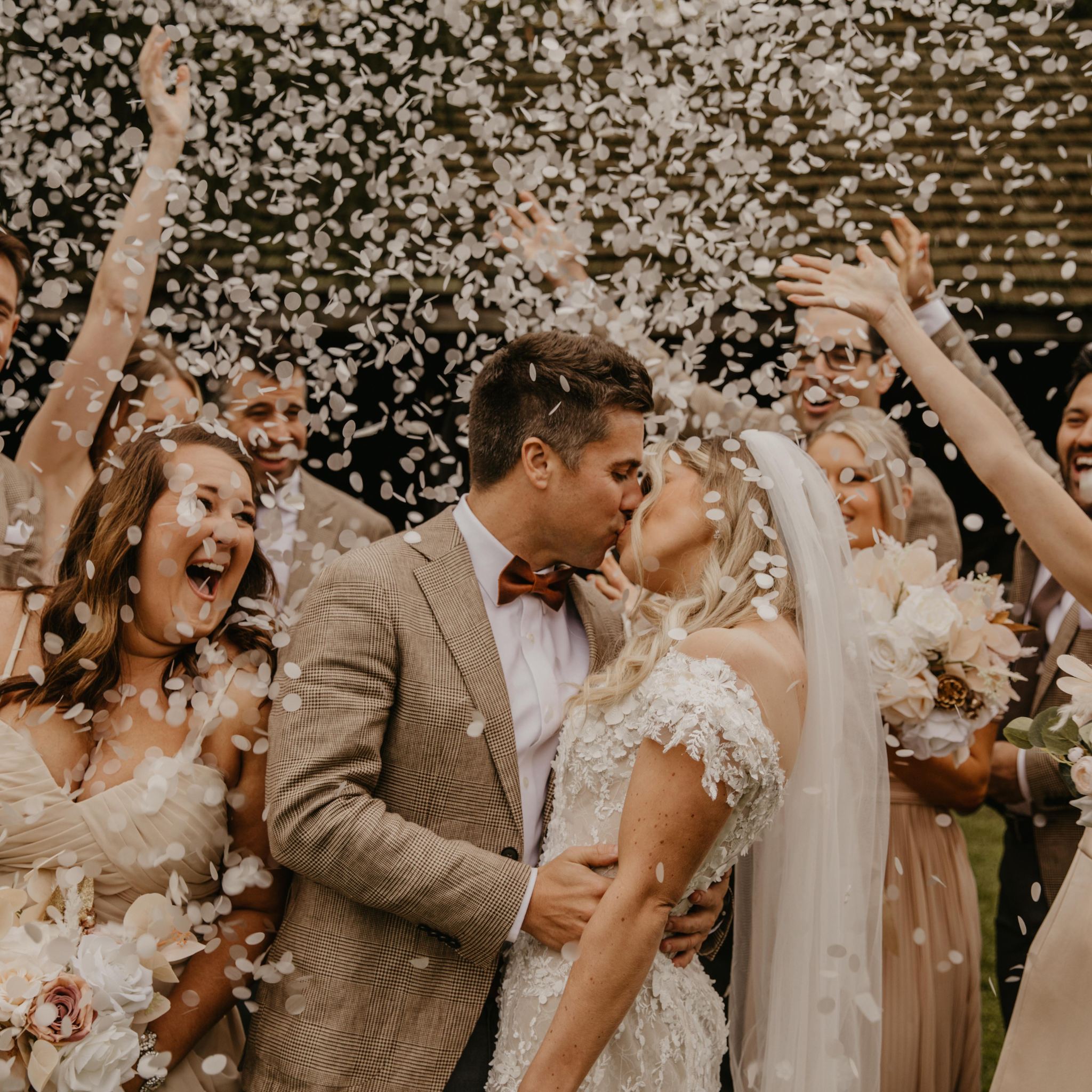 Confetti Kit with Natural Wood Cones (Confetti  Bag + Cones)